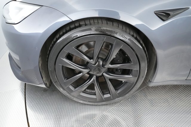 2022 Tesla Model S — photo 14 of 19
