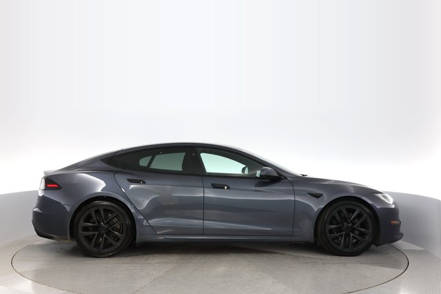 2022 Tesla Model S — photo 10 of 19