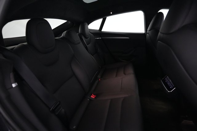 2022 Tesla Model S — photo 4 of 19