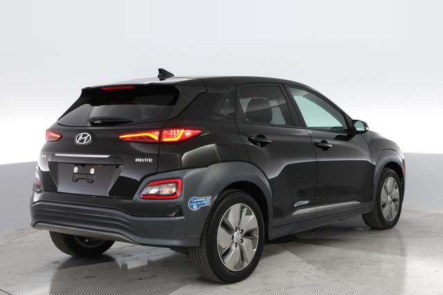 2021 Hyundai Kona — photo 2 of 25
