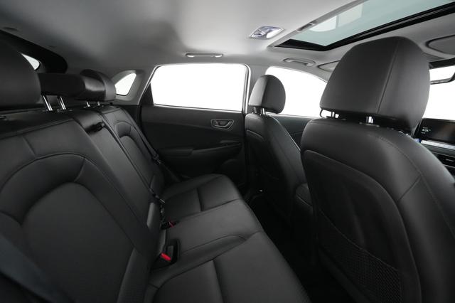 2021 Hyundai Kona — photo 4 of 25