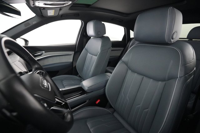2022 Audi e-tron Sportback — photo 3 of 25