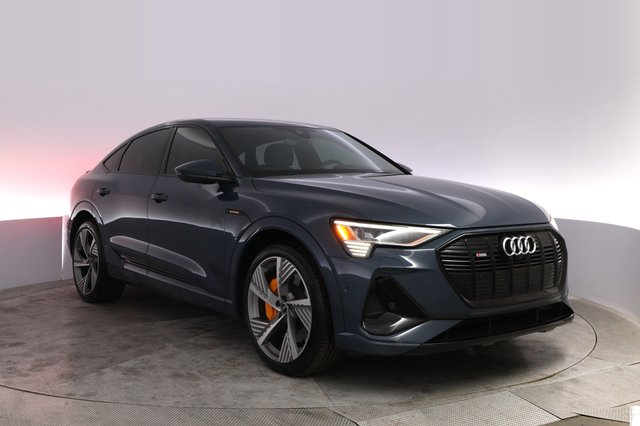 2022 Audi e-tron Sportback — photo 10 of 25