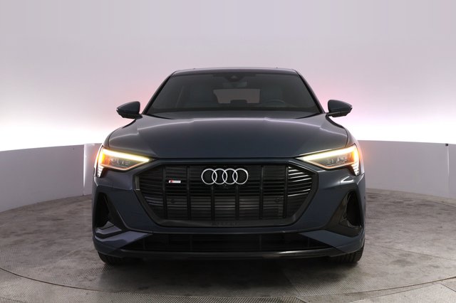 2022 Audi e-tron Sportback — photo 9 of 25