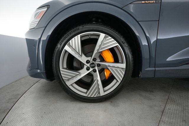 2022 Audi e-tron Sportback — photo 15 of 25