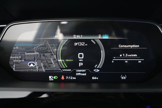 2022 Audi e-tron Sportback — photo 5 of 25