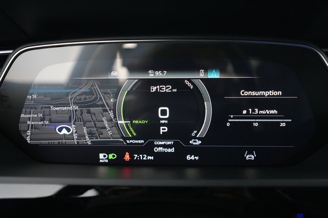 2022 Audi e-tron Sportback — photo 5 of 25