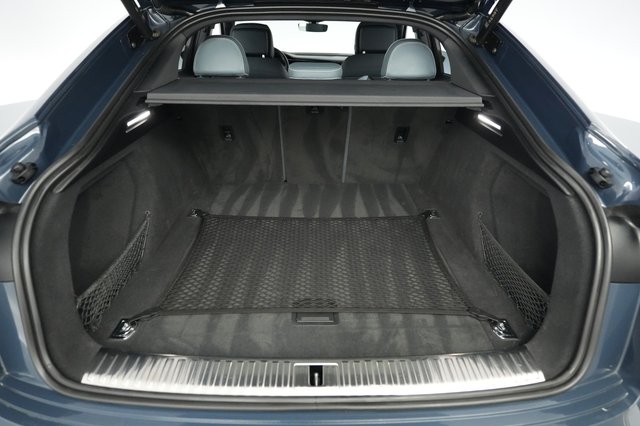 2022 Audi e-tron Sportback — photo 6 of 25