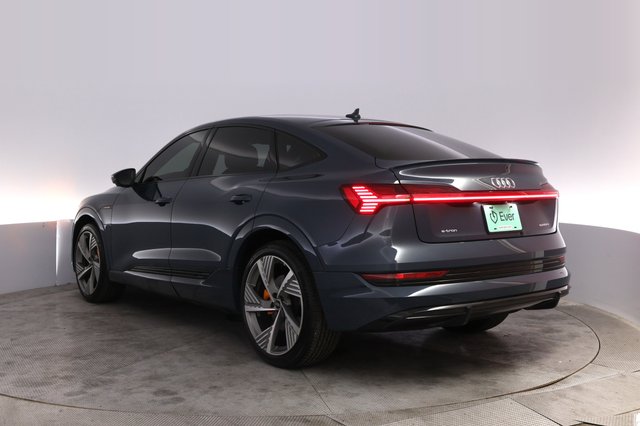 2022 Audi e-tron Sportback — photo 13 of 25