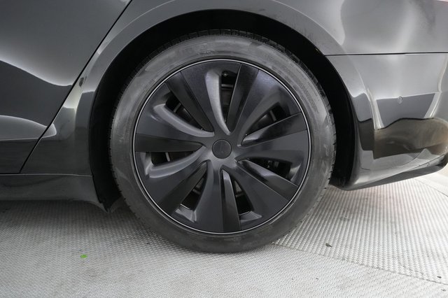 2022 Tesla Model S — photo 7 of 23