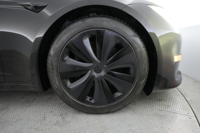 2022 Tesla Model S — photo 16 of 23