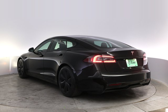 2022 Tesla Model S — photo 13 of 23