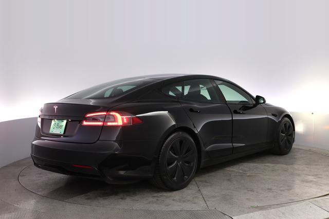 2022 Tesla Model S — photo 2 of 23