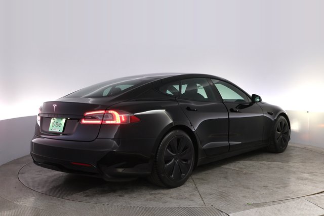 2022 Tesla Model S — photo 2 of 23