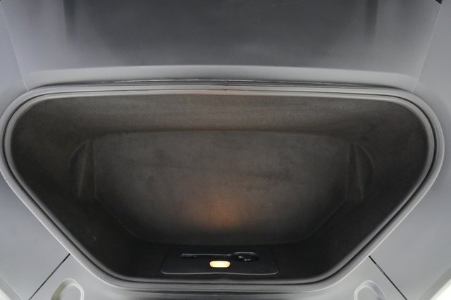2022 Tesla Model S — photo 20 of 23