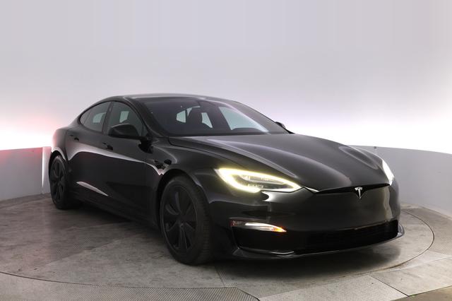 2022 Tesla Model S — photo 10 of 23