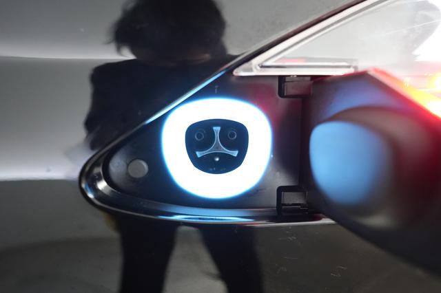 2022 Tesla Model S — photo 8 of 23