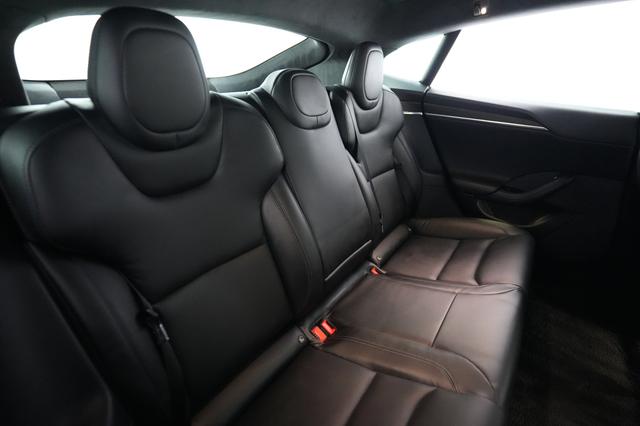 2022 Tesla Model S — photo 4 of 23