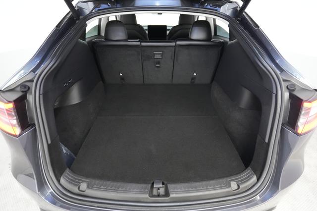 2022 Tesla Model Y — photo 6 of 23