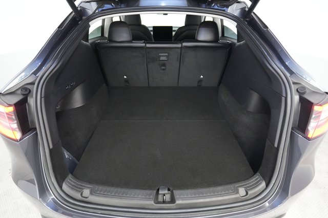 2022 Tesla Model Y — photo 6 of 23