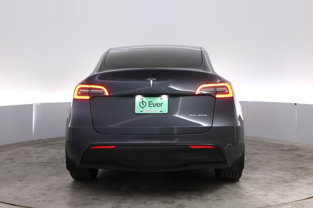2022 Tesla Model Y — photo 12 of 23