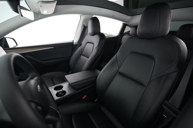 2022 Tesla Model Y — photo 3 of 23