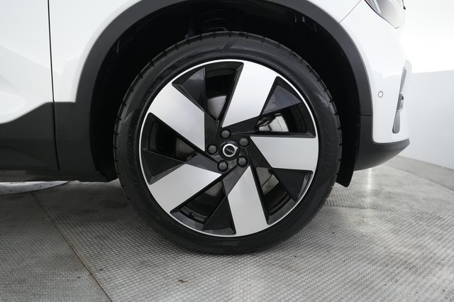 2023 Volvo XC40 Recharge — photo 15 of 23