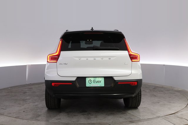 2023 Volvo XC40 Recharge — photo 12 of 23