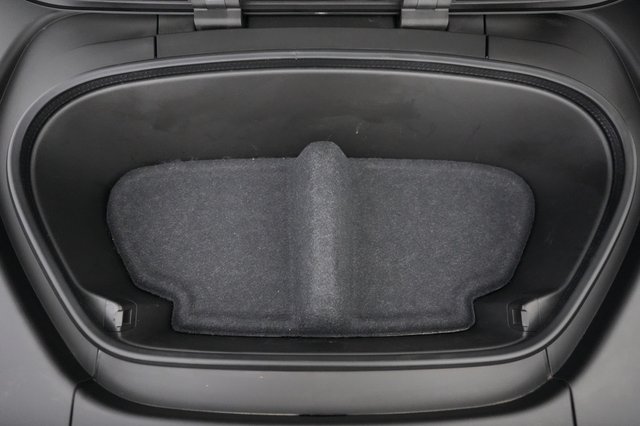2023 Volvo XC40 Recharge — photo 19 of 23
