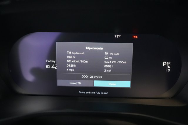 2023 Volvo XC40 Recharge — photo 5 of 23