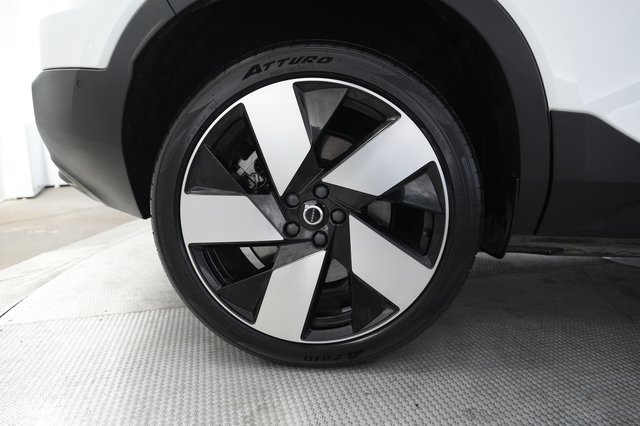 2023 Volvo XC40 Recharge — photo 16 of 23