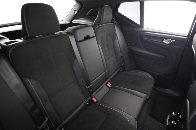 2023 Volvo XC40 Recharge — photo 4 of 23