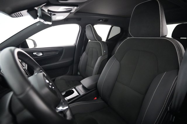 2023 Volvo XC40 Recharge — photo 3 of 23