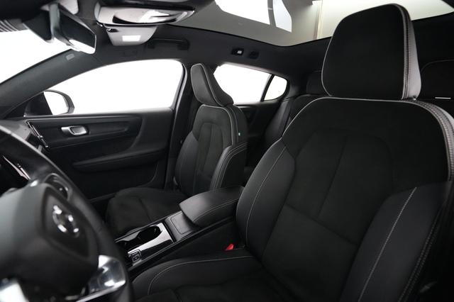 2023 Volvo C40 Recharge — photo 3 of 24