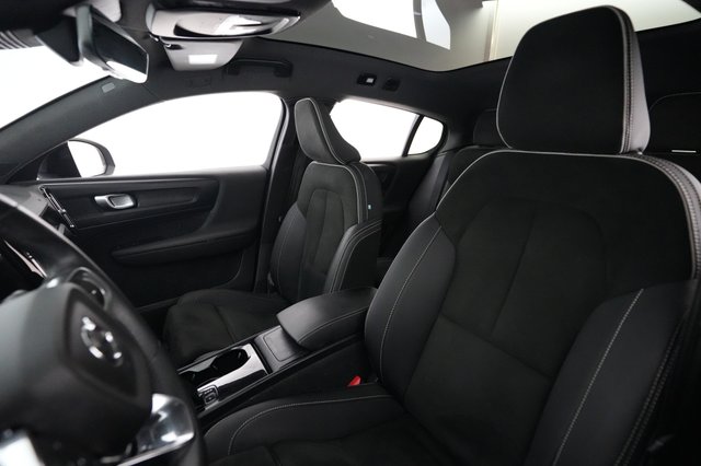2023 Volvo C40 Recharge — photo 3 of 24
