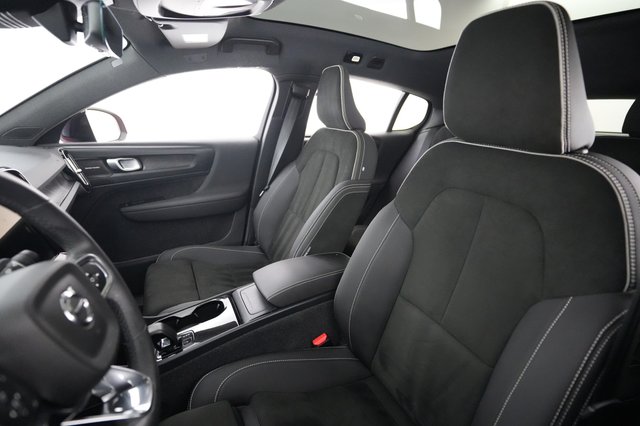 2023 Volvo C40 Recharge — photo 3 of 29