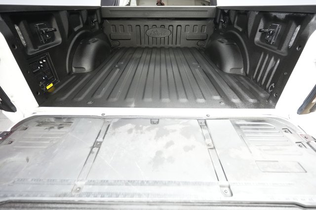 2023 Ford F-150 Lightning — photo 6 of 16
