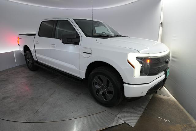 2023 Ford F-150 Lightning — VIN 1FTVW1EL7PWG18243
