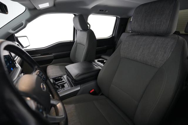 2023 Ford F-150 Lightning — photo 3 of 16