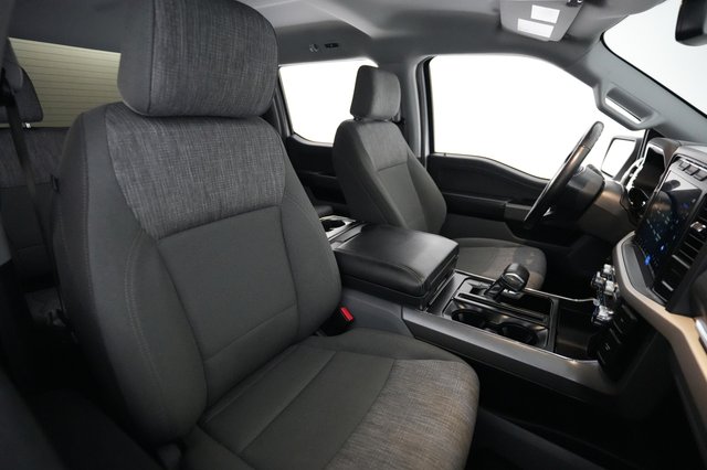 2023 Ford F-150 Lightning — photo 12 of 16
