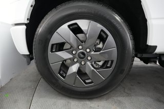 2023 Ford F-150 Lightning — photo 9 of 16