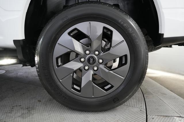 2023 Ford F-150 Lightning — photo 7 of 16