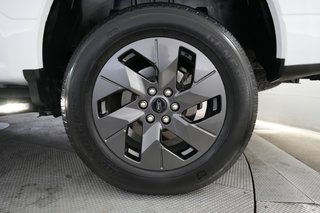 2023 Ford F-150 Lightning — photo 7 of 16