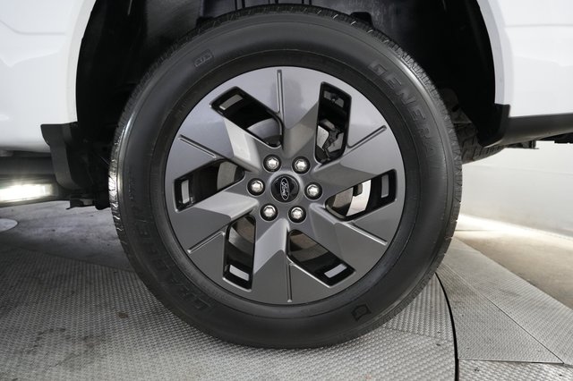 2023 Ford F-150 Lightning — photo 7 of 16