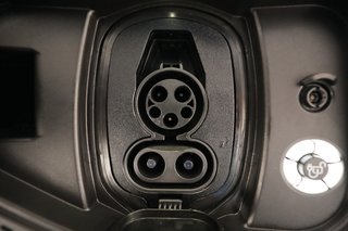 2023 Ford F-150 Lightning — photo 8 of 16