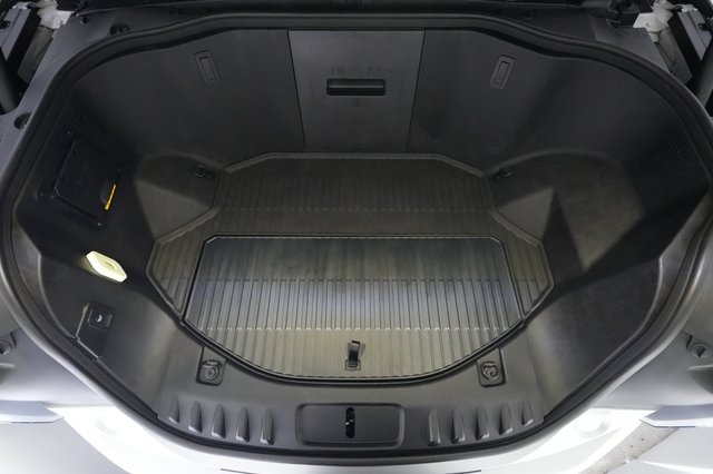 2023 Ford F-150 Lightning — photo 14 of 17