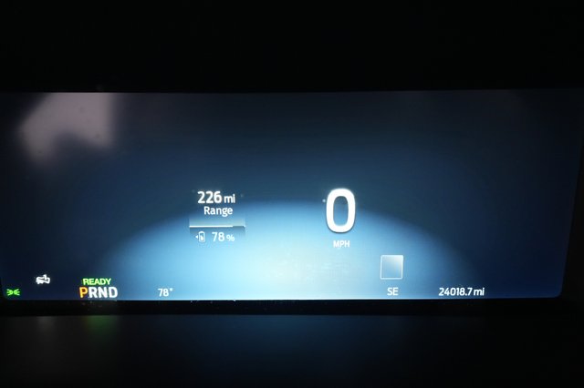2023 Ford F-150 Lightning — photo 5 of 17