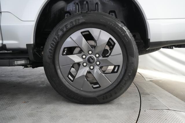 2023 Ford F-150 Lightning — photo 7 of 17