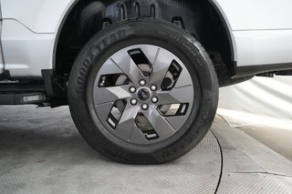 2023 Ford F-150 Lightning — photo 7 of 17