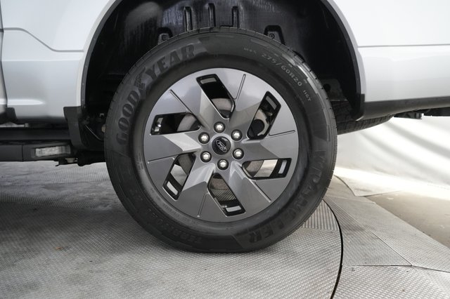 2023 Ford F-150 Lightning — photo 7 of 17